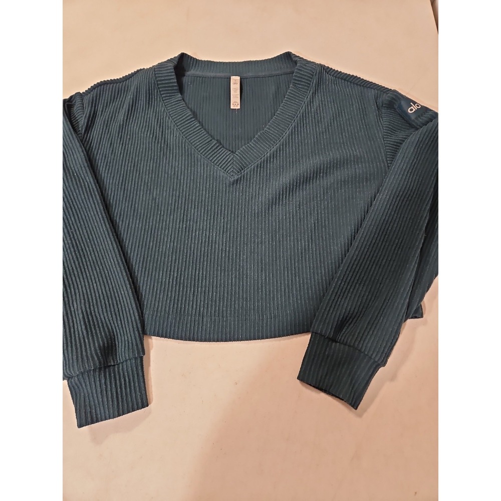 ALO Yoga Muse VNeck Small Green Ribbed Long Sleeve Pullover Cropped Sweater(1793